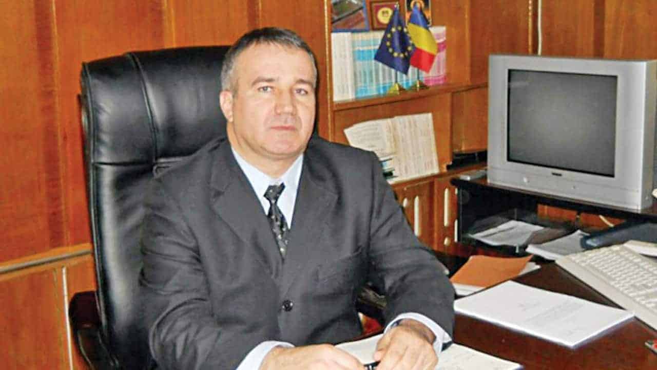 Director de penitenciar ridicat cu mascați și plimbat cu duba, exonerat după 4 ani