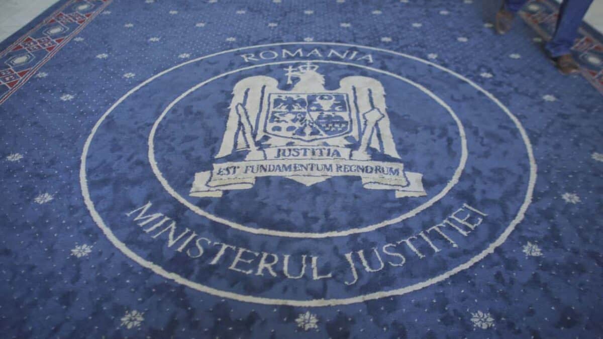 MJ, dezbatere publică privind schimbarea din funcție a polițiștilor de penitenciare