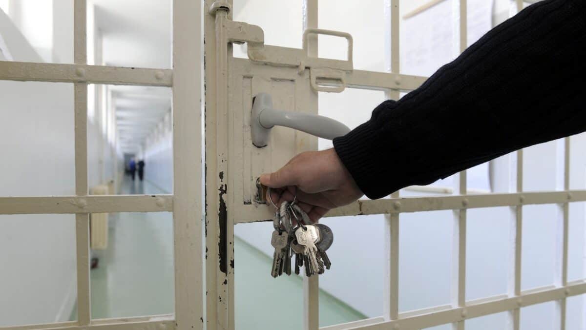 Re-educare în România - Infractorii profită, victimele plătesc