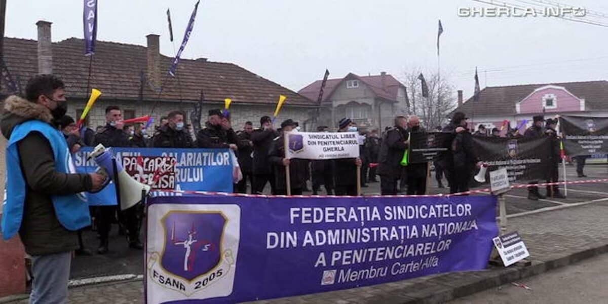 Poliția și penitenciarele ies în stradă. Ne aflăm în fața celei mai mari crize economice și sociale din ultimele decenii.