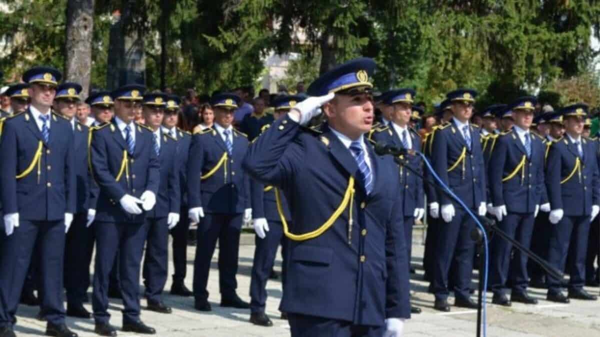 Avansarea polițiștilor de penitenciare la aceeași poziție în statul de organizare