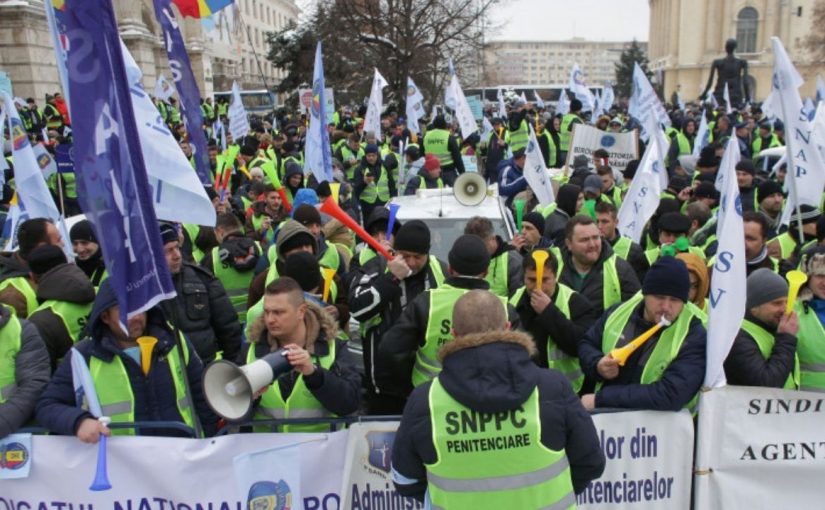 Penitenciarele se alătură protestului declanșat de polițiști în fața Ministerului Finanțelor