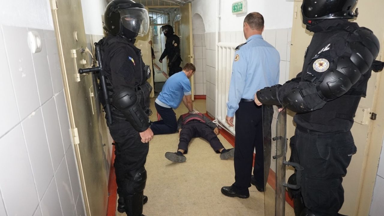 Administrația Națională a Penitenciarelor (ANP) inventează “Situation room”. Sindicatele solicită grupe de intervenție în fiecare penitenciar.